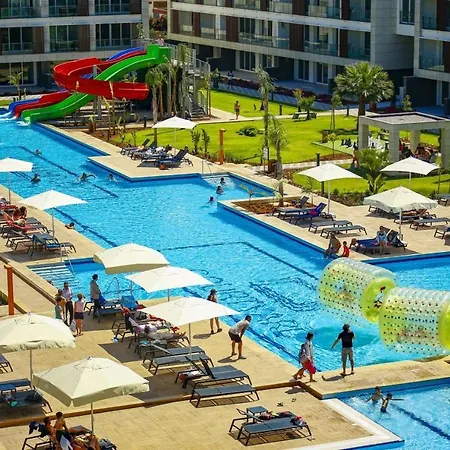 Delightful Studio Flat Close To The Beach With Shared Pool And Balcony In Iskele Cyprus *